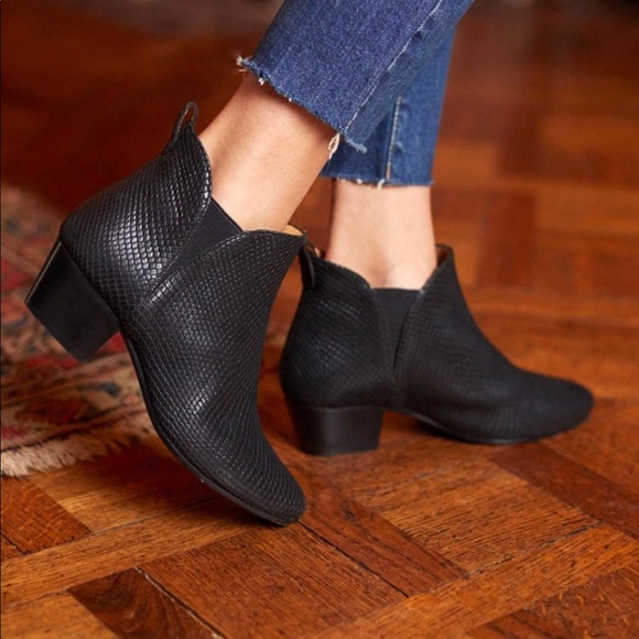 boots cameron sezane